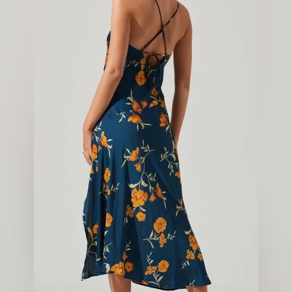 ASTR The Label Gaia Floral Midi Dress in Floral - Picture 9 of 11